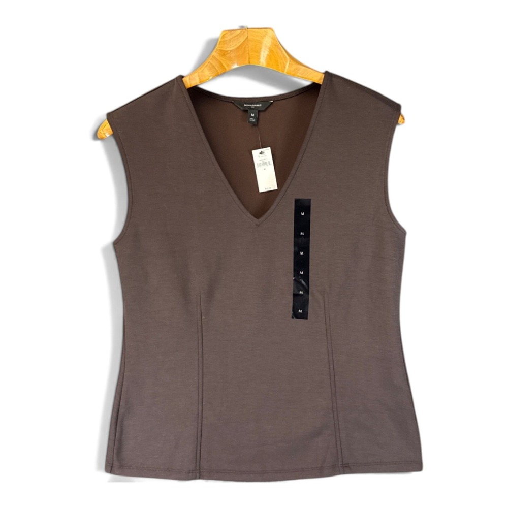 NWT Banana Republic Scuba Vee Neck Top Women M Dark Oak Cap Sleeve V-Neck Brown